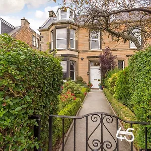 No 45 **** Edimburgo
