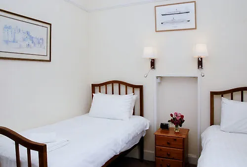 אדינבורו The Guards Hotel
